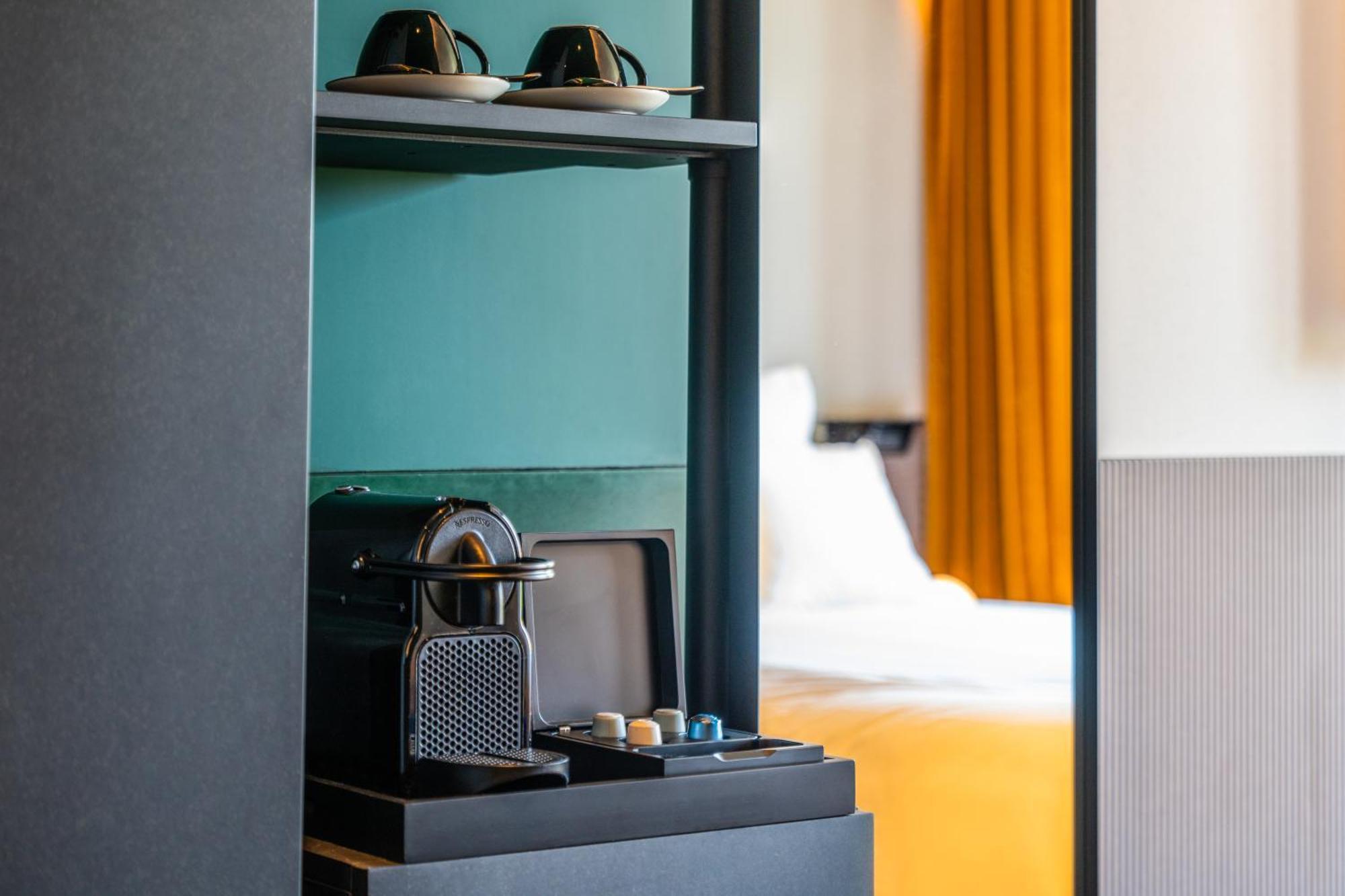 Tribe Paris Clichy Hotel Exterior foto