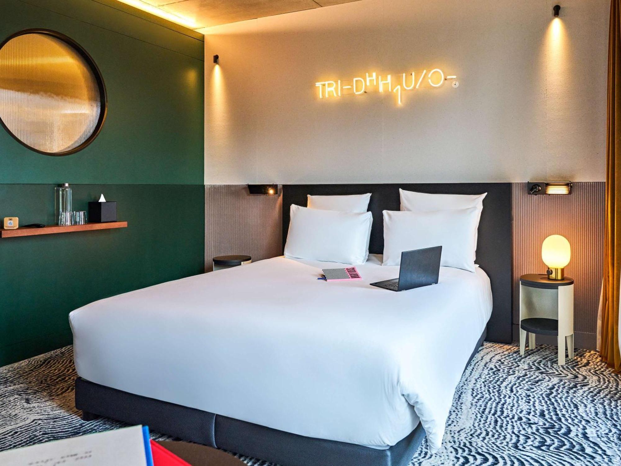 Tribe Paris Clichy Hotel Exterior foto