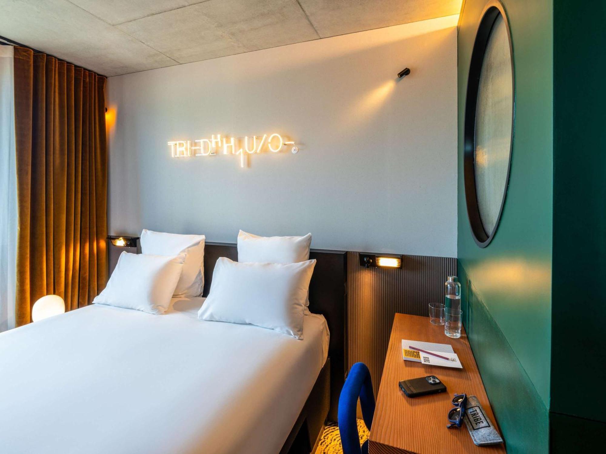Tribe Paris Clichy Hotel Exterior foto